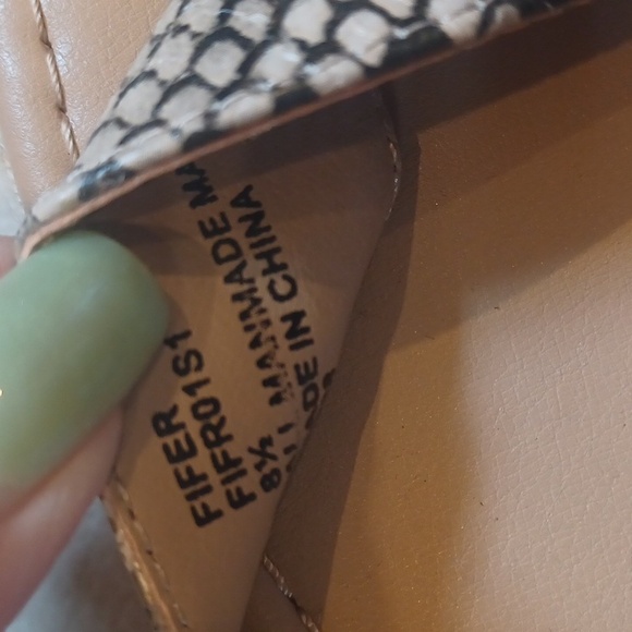 Steve Madden Fifer Trendy Python Print Wedge Sandals - Picture 7 of 10